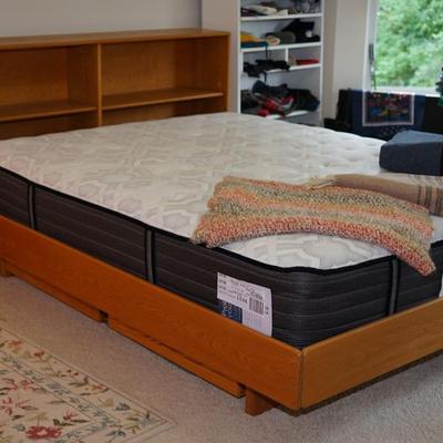 NATURAL TEAK QUEEN SIZE PLATFORM BED W/ UNDER THE BED STORAGE DRAWERS & HEADBOARD WITH SHELVES