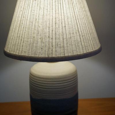 BLU BRAND CERAMIC MCM TABLE LAMP BLUE/WHITE AND TAN