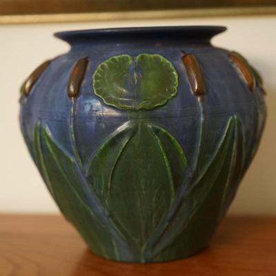 EPHRAIM POTTERY VASE