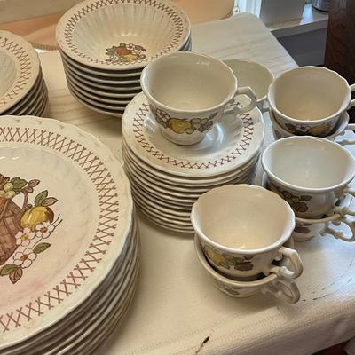 1960 Fruit Basket Metlox Poppy Trail Vernon Dinnerware Set - 1074