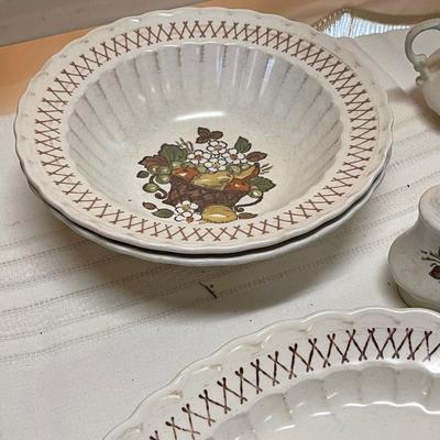 1960 Fruit Basket Metlox Poppy Trail Vernon Dinnerware Set - 1074