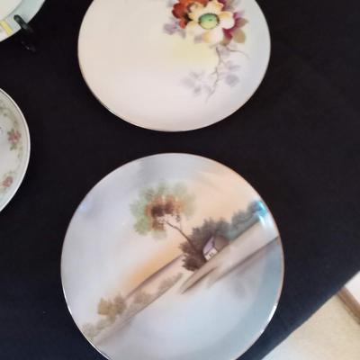 LOT 71  MISC FINE CHINA PIECES
