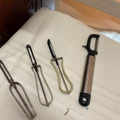 Utensils Lot
