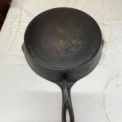 Vintage Wagnerware Cast Iron Skillet - Sidney 1059