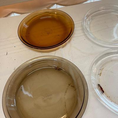 Set of 4 Pyrex Pie Dishes