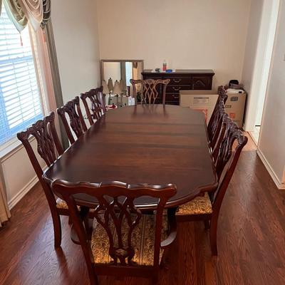 Dining room table 