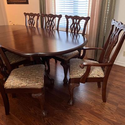Dining room table 