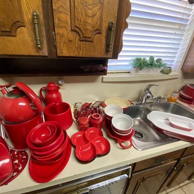 red dishes 