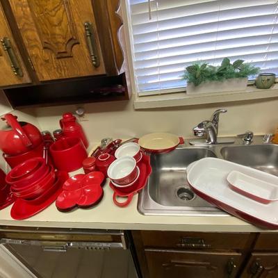 red dishes 