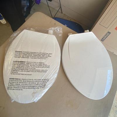 toilet seat 