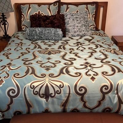 Blue and Brown bedroom Decor and Bedding