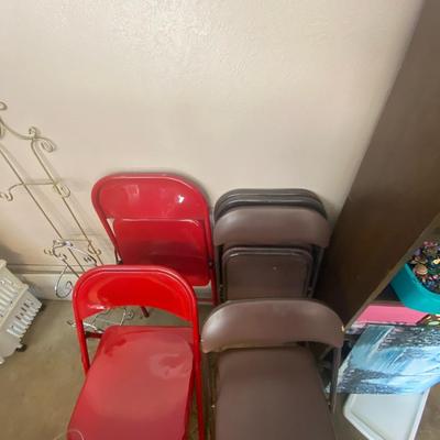 folding chairs 