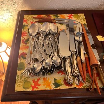 silverware and kitchen utensils