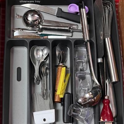 silverware and kitchen utensils