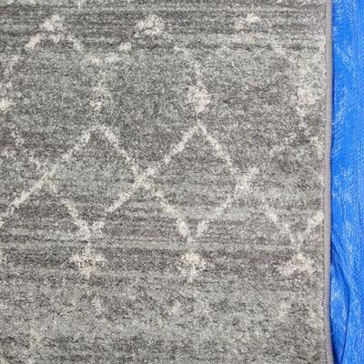 Rug 7
8 x 10 Grey and white Geo rug  $399