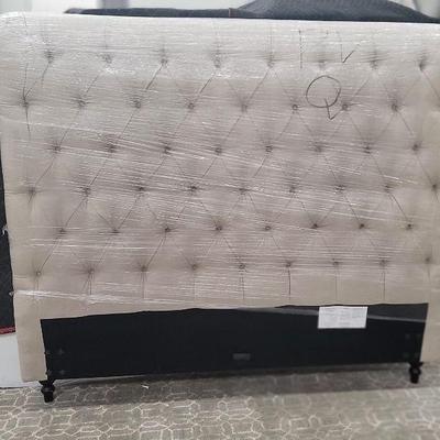 Bed 5
Queen tufted roll back linen blend oatmeal color bed 
Queen H60" W67" headboard
$610 (NOT Wayfair quality but luxury)