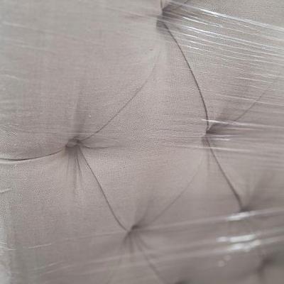 Bed 5 Close up detail 
Queen tufted roll back linen blend oatmeal color bed 
Queen H60" W67" headboard
$610