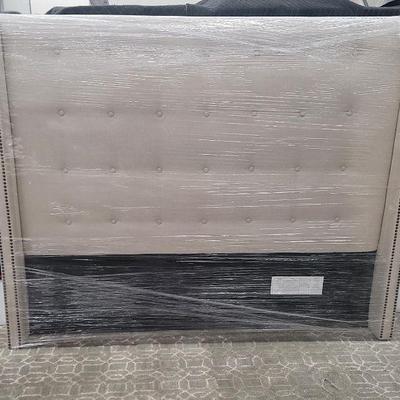 Bed 4
Queen wing style oatmeal linen bland with railheads, platform bed with rails and slats.
Queen, H59" W72.5" (headboard)
$690