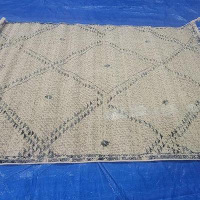 Blue geo rug with tassel 
6 x 9 
Cream sculpted rug 
8x10
$399