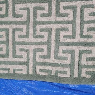 Rug 29
Grey and white rug 5 x 8
$299