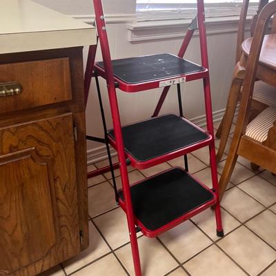 Red stool