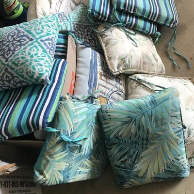 Patio pillows