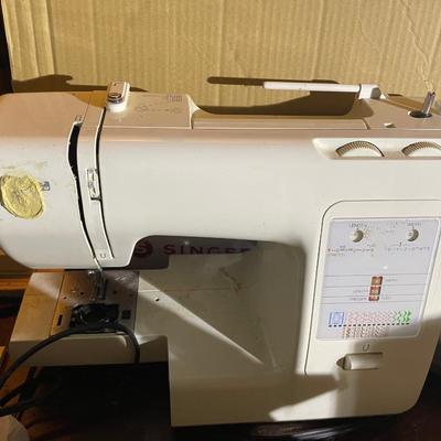 Sewing Machine Lot. 3 Machines, working Condition