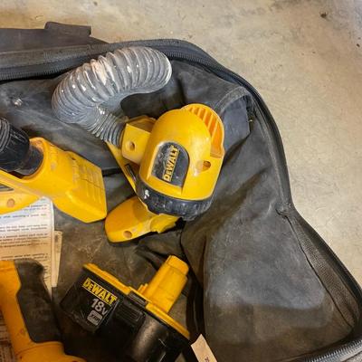 Dewalt Cordless Toolset. Vacuum, SawZall, Flashlight, One Battery, No Charger