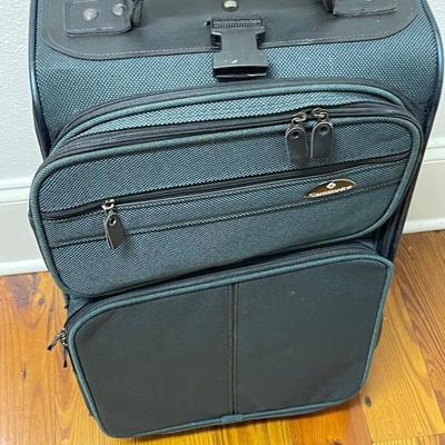 Samsonite Retro Three Piece Luggage Set with Wheels