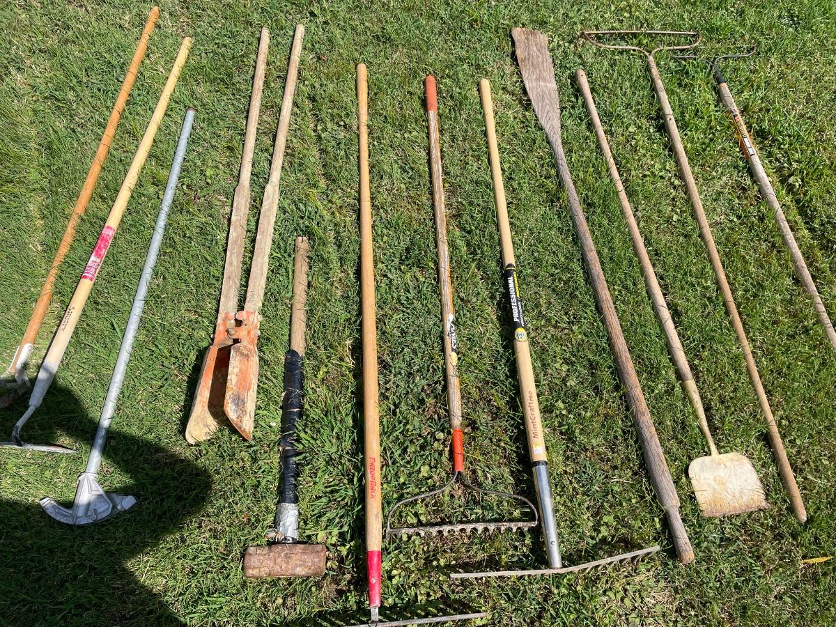 Lot 5 Lawn and Garden Tools