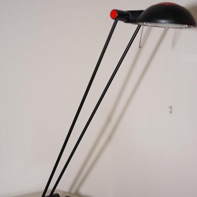 HALOGEN TABLE LAMP. BLACK