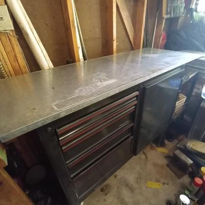 LOT 1 CRAFTSMAN WORK BENCH