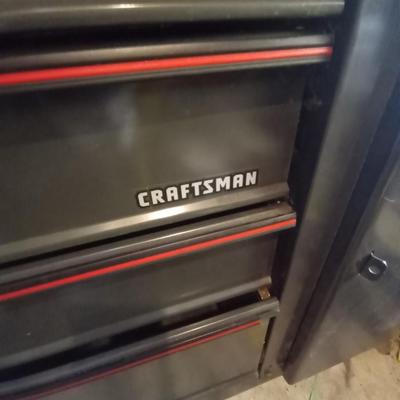 LOT 1 CRAFTSMAN WORK BENCH
