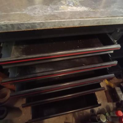 LOT 1 CRAFTSMAN WORK BENCH