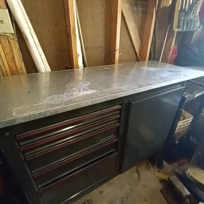 LOT 1 CRAFTSMAN WORK BENCH