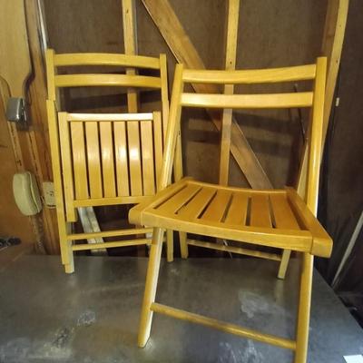 LOT 2 TWO VINTAGE WOODEN FOLDING CHAIRS