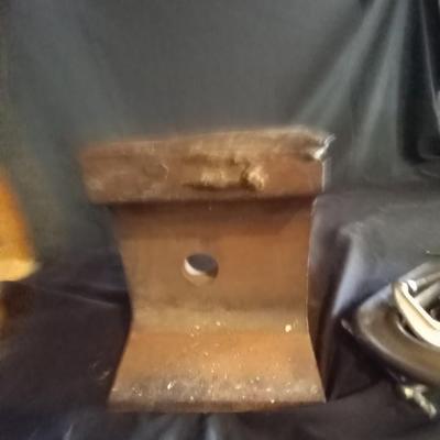 LOT 5 ANVIL AND CLAMPS