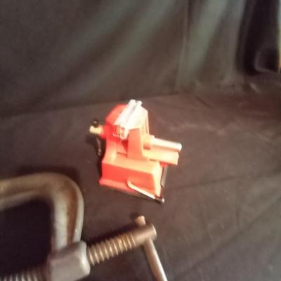 LOT 5 ANVIL AND CLAMPS