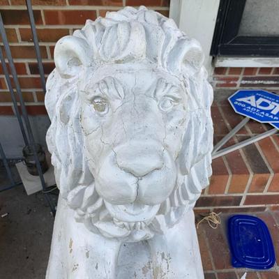 Set of vintage cement sitting /lying lions on their own rectangle pedestal's