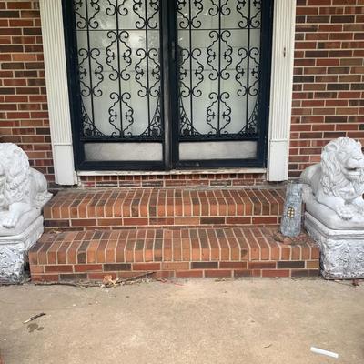 Set of vintage cement sitting /lying lions on their own rectangle pedestal's