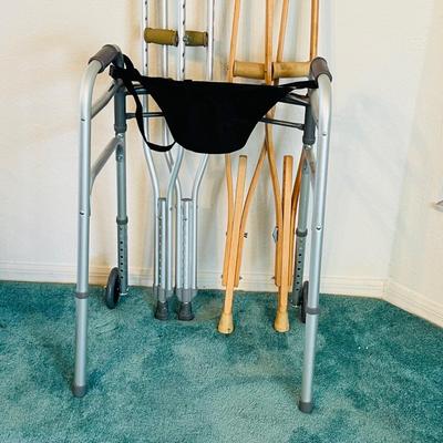 Walker & Crutches (GR- JM)