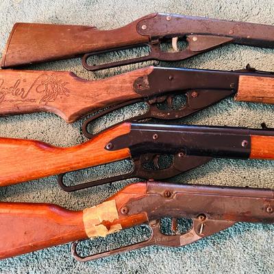 Daisy Red Ryder BB Gun and More     (GR-JM)