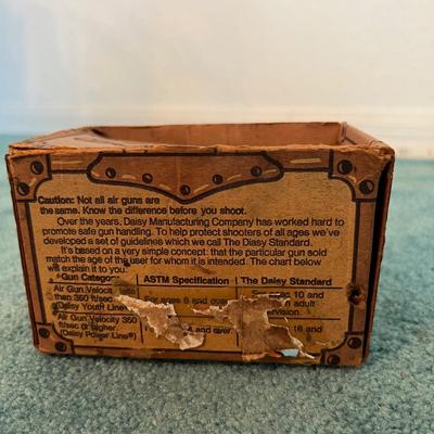 Daisy Red Ryder BB Gun and More     (GR-JM)