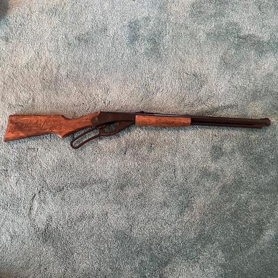 Daisy Red Ryder BB Gun and More     (GR-JM)
