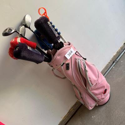 Set of ladies golf clubs and bag