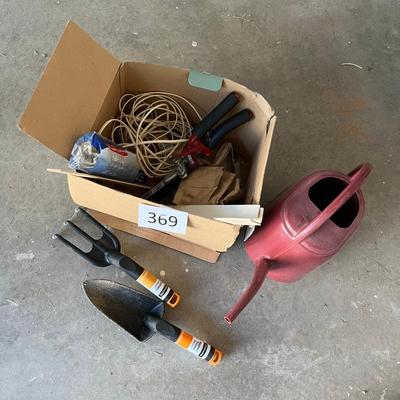 JR's Garage lot