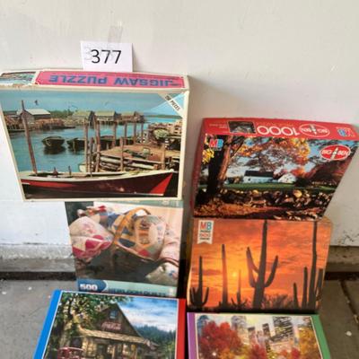 Lot of 8 puzzles