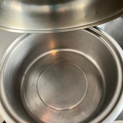 Lot of pots & pans + Bakeware