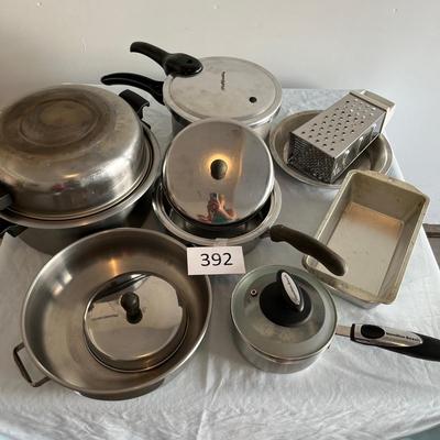 Lot of pots & pans + Bakeware