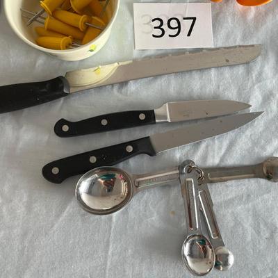 Lot of scissors & knives
